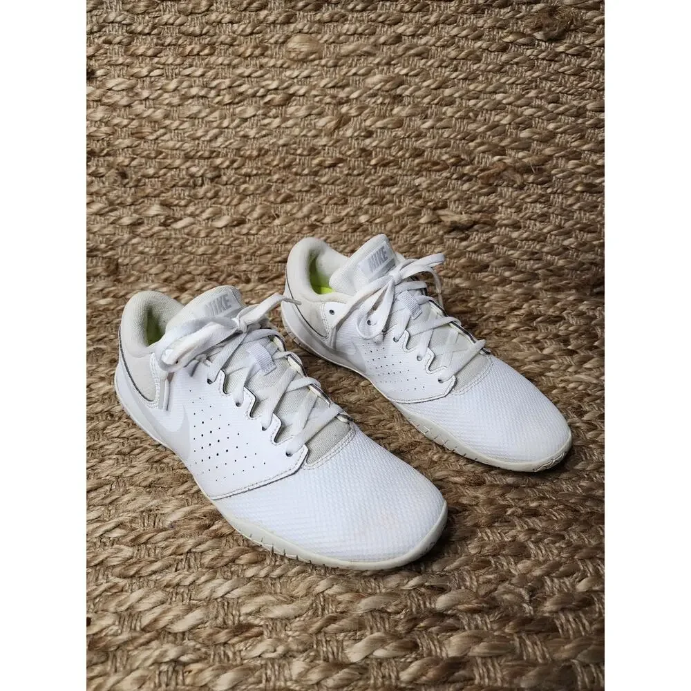 Nike Sideline IV Womens Size 7 White Cheerleading Shoes Low Top Athletic Sneaker